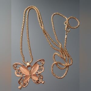 #0905 Bling Butterfly Necklace jewelery Men or Women